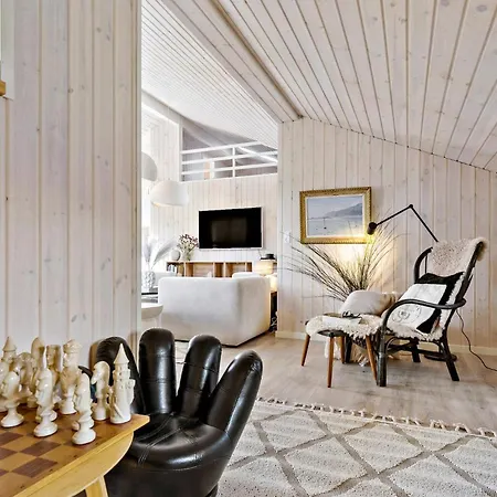 Holiday home 4 Bedroom In *