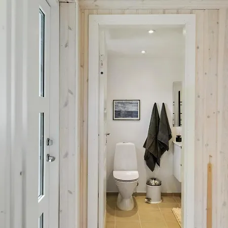 4 Bedroom In * Hojby