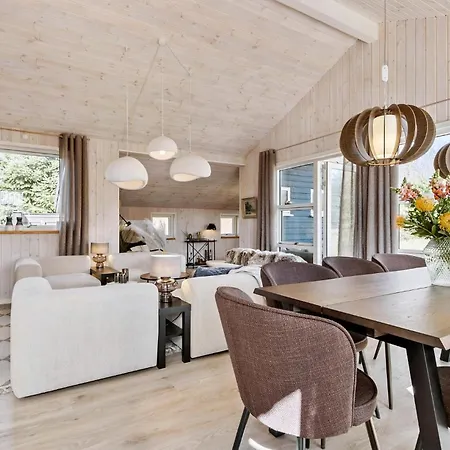 4 Bedroom In * Hojby