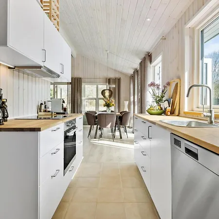 4 Bedroom In Holiday home *