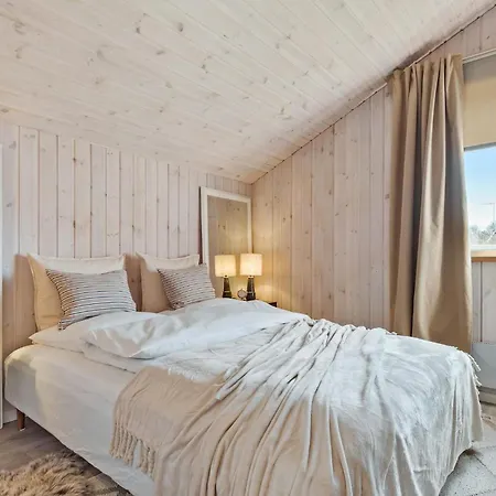 Holiday home 4 Bedroom In Hojby