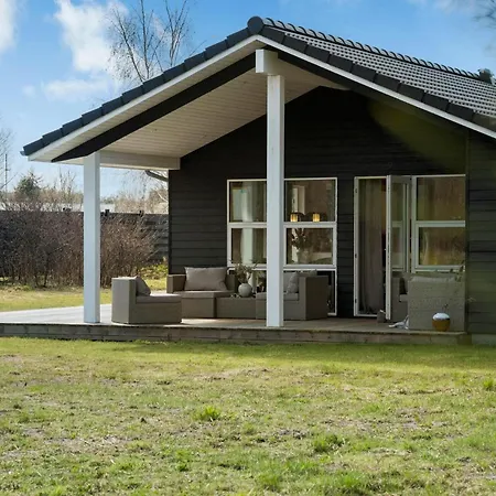 4 Bedroom In Hojby
