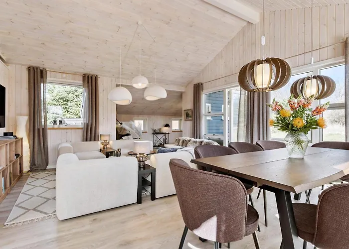 4 Bedroom In * Højby